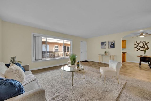 5511 Adelaide Avenue 27, San Diego, CA 92115