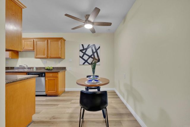 5511 Adelaide Avenue 27, San Diego, CA 92115