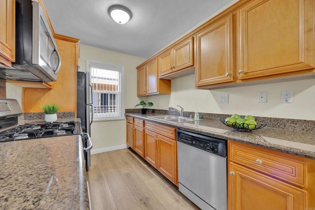 5511 Adelaide Avenue 27, San Diego, CA 92115