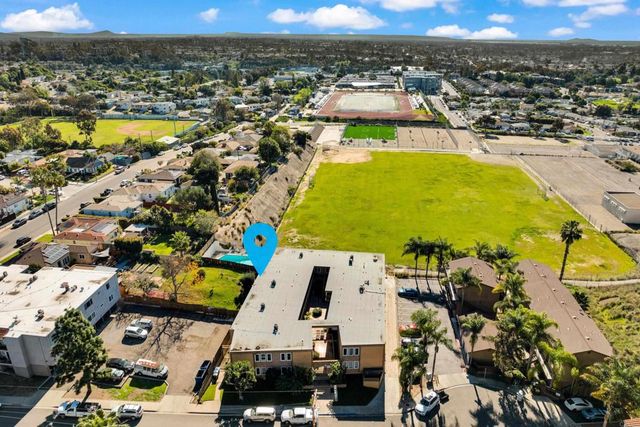 5511 Adelaide Avenue 27, San Diego, CA 92115