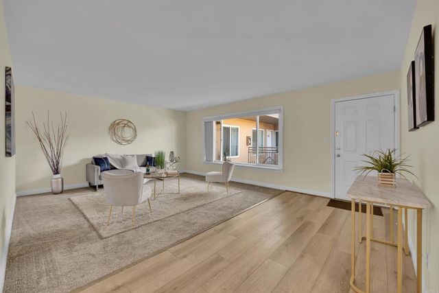 5511 Adelaide Avenue 27, San Diego, CA 92115