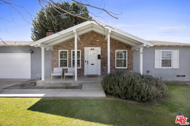 2121 Westhaven Avenue, Bakersfield, CA 93304
