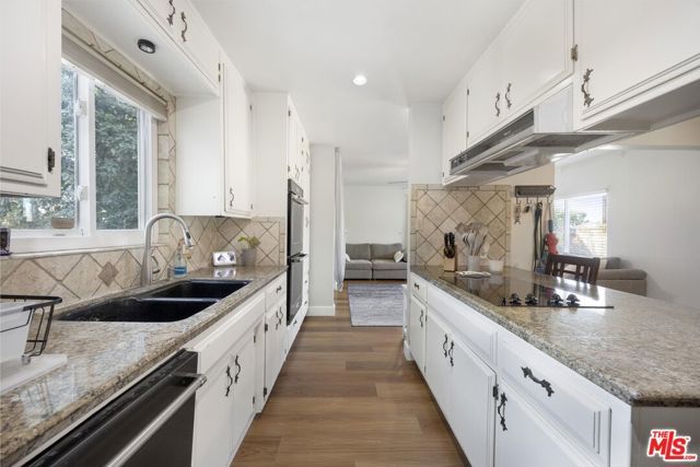 2121 Westhaven Avenue, Bakersfield, CA 93304