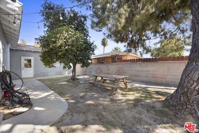 2121 Westhaven Avenue, Bakersfield, CA 93304
