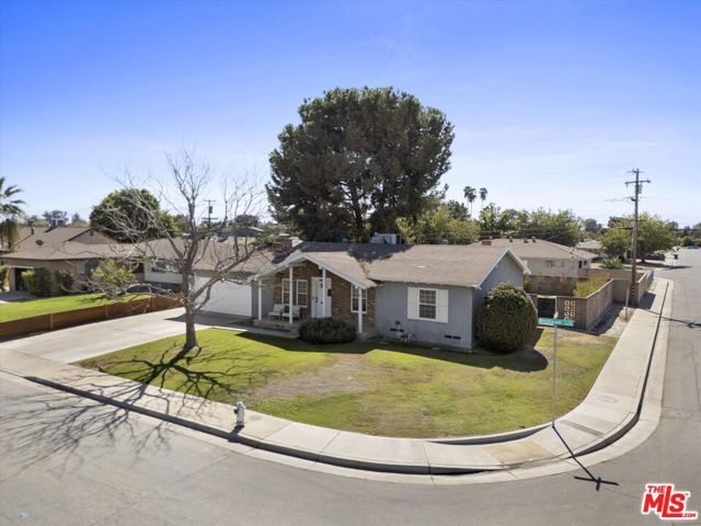 2121 Westhaven Avenue, Bakersfield, CA 93304