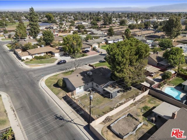 2121 Westhaven Avenue, Bakersfield, CA 93304