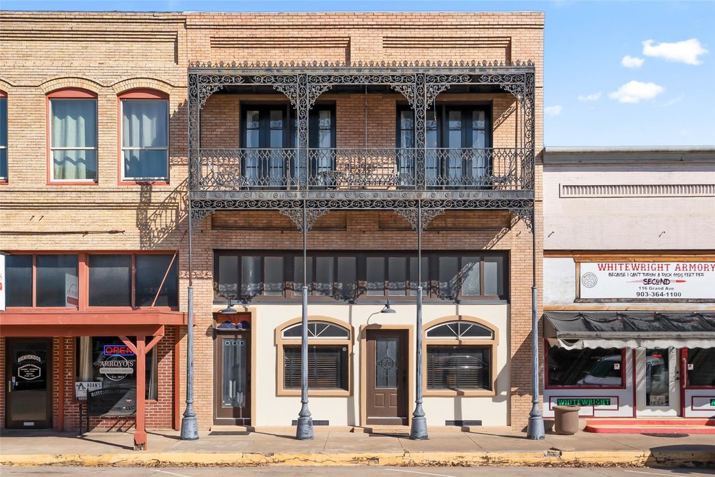 118 W Grand Street 1A, Whitewright, TX 75491