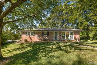 101 Westminster Drive, Collinsville, IL 62234