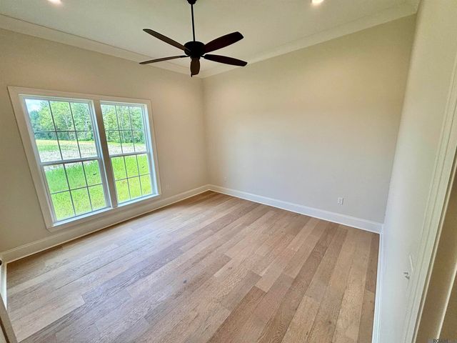 13201 Magnolia Square Dr, Central, LA 70818