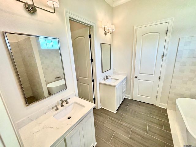 13201 Magnolia Square Dr, Central, LA 70818