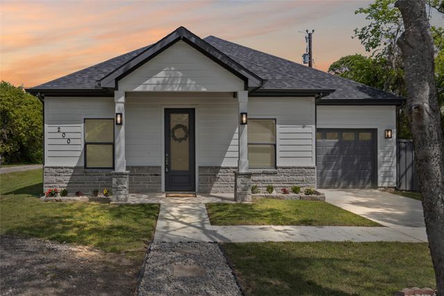 200 Opal Drive, West Tawakoni, TX 75474