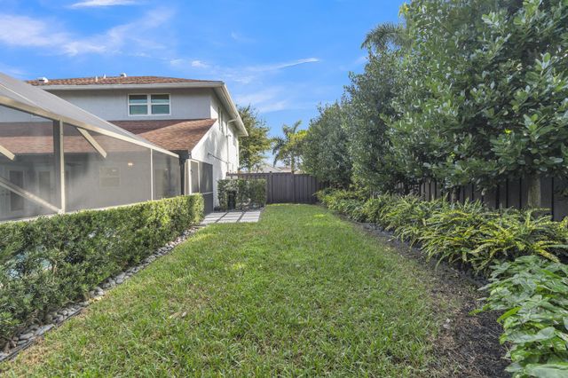 22577 Blue Fin Trail, Boca Raton, FL 33428