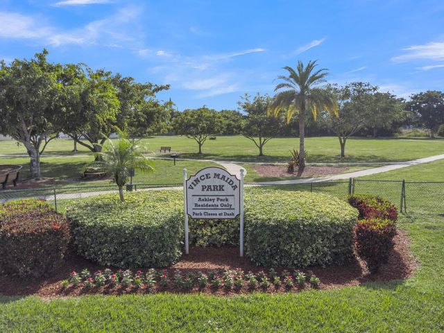 22577 Blue Fin Trail, Boca Raton, FL 33428