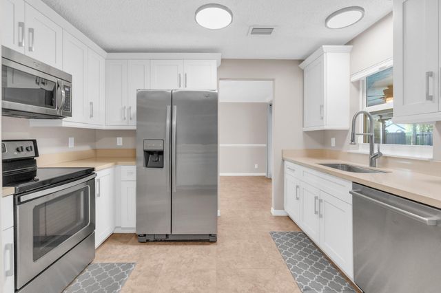 22577 Blue Fin Trail, Boca Raton, FL 33428