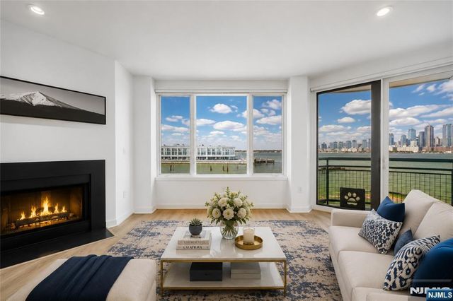 600 Harbor Boulevard 955, Weehawken, NJ 07086