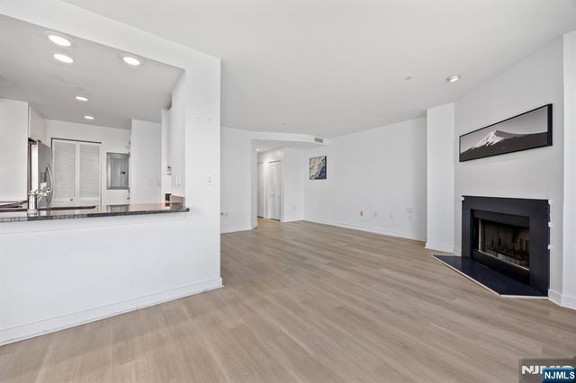 600 Harbor Boulevard 955, Weehawken, NJ 07086