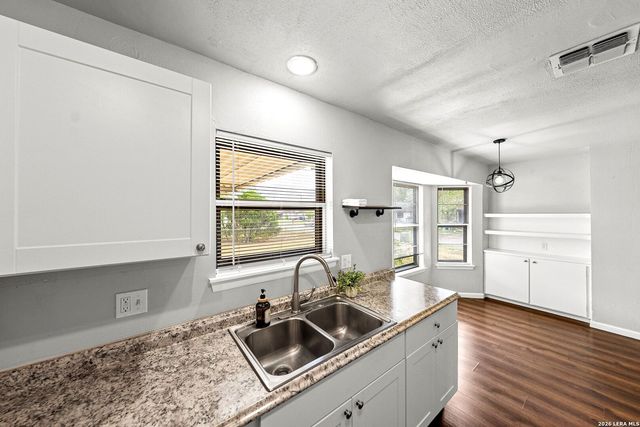 5803 WOODHOLLOW, San Antonio, TX 78218