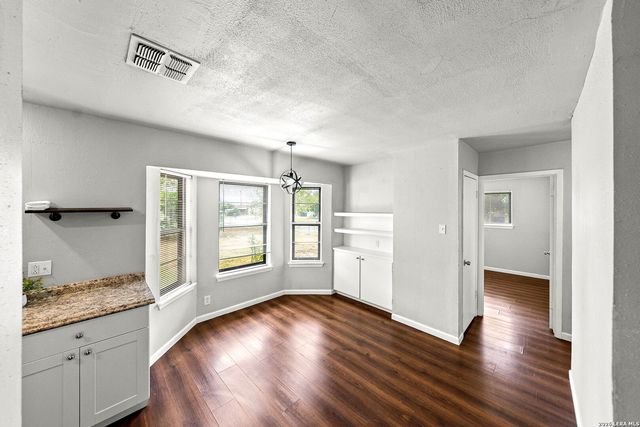 5803 WOODHOLLOW, San Antonio, TX 78218