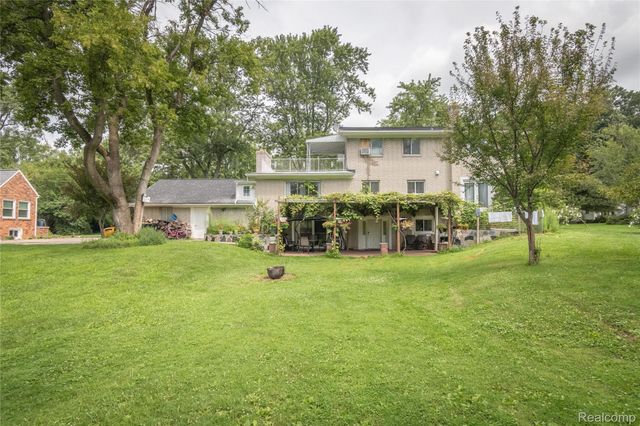 30853 Rockdale Avenue, Farmington, MI 48336