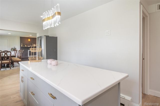 30853 Rockdale Avenue, Farmington, MI 48336