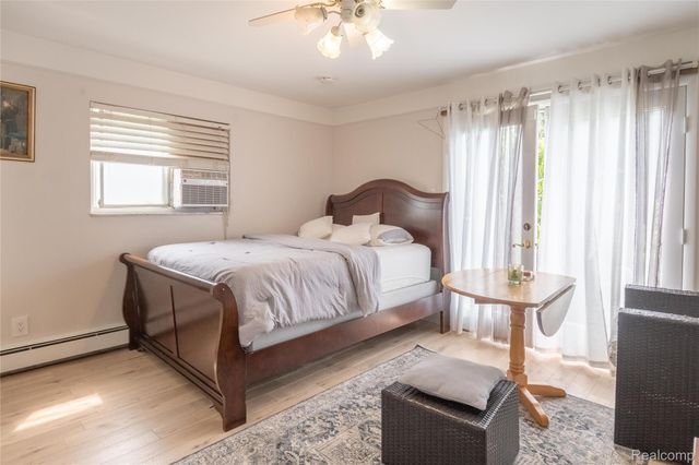 30853 Rockdale Avenue, Farmington, MI 48336