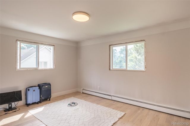 30853 Rockdale Avenue, Farmington, MI 48336