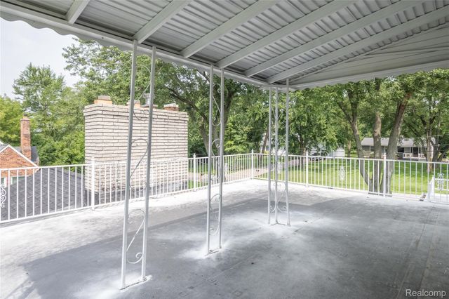 30853 Rockdale Avenue, Farmington, MI 48336