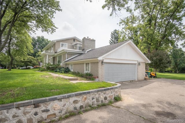30853 Rockdale Avenue, Farmington, MI 48336