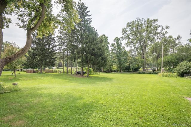 30853 Rockdale Avenue, Farmington, MI 48336