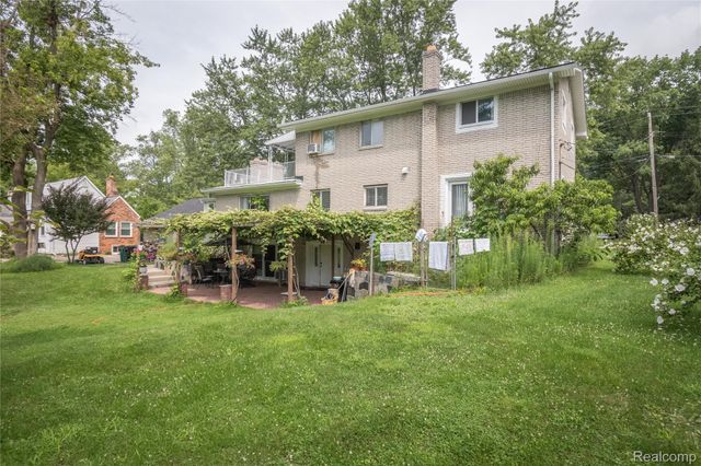 30853 Rockdale Avenue, Farmington, MI 48336