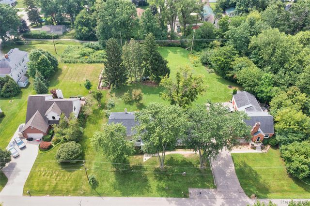 30853 Rockdale Avenue, Farmington, MI 48336