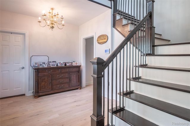 30853 Rockdale Avenue, Farmington, MI 48336