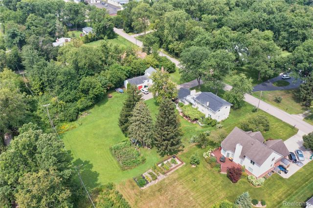 30853 Rockdale Avenue, Farmington, MI 48336