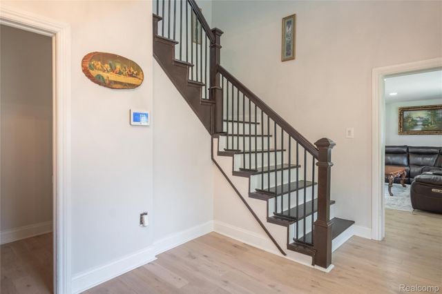 30853 Rockdale Avenue, Farmington, MI 48336