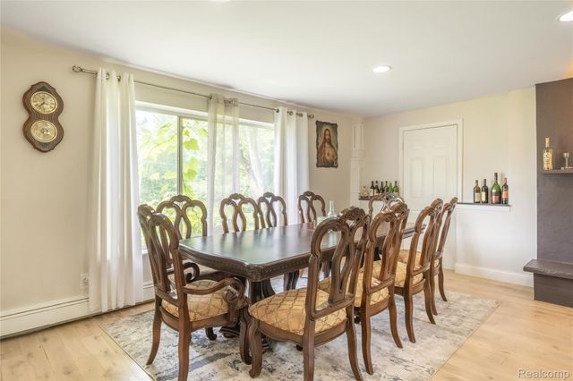 30853 Rockdale Avenue, Farmington, MI 48336