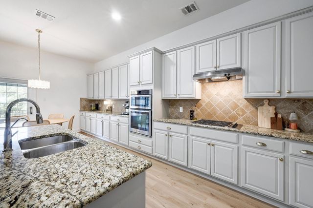 7721 Haggans LN, Austin, TX 78739