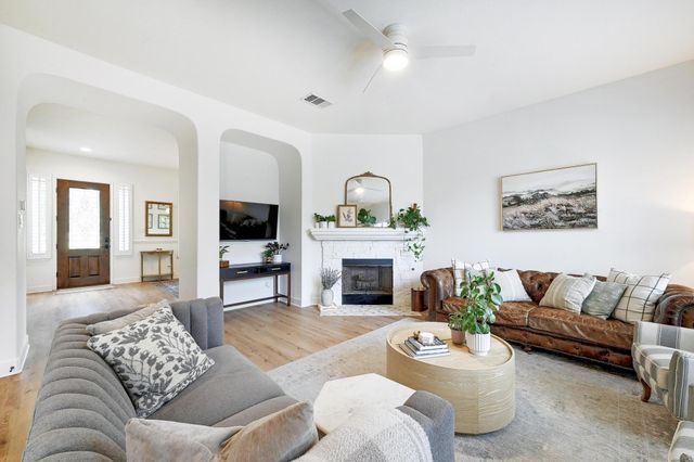 7721 Haggans LN, Austin, TX 78739