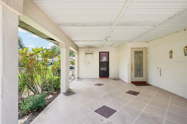 2017 HAMPSTEAD CIRCLE, Sun City Center, FL 33573