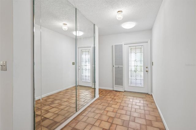 2017 HAMPSTEAD CIRCLE, Sun City Center, FL 33573