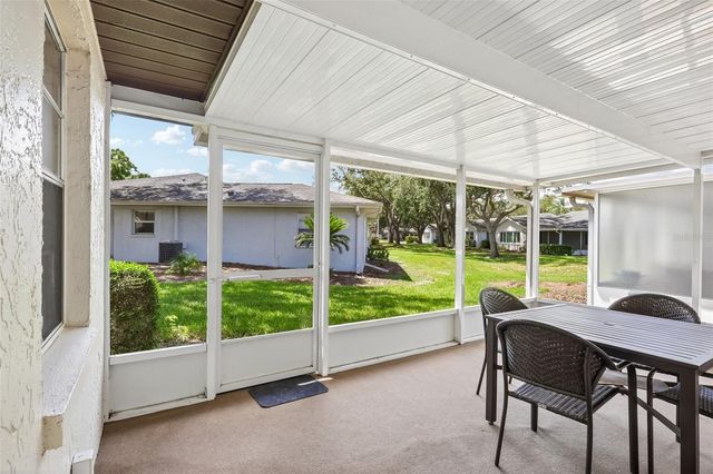 2017 HAMPSTEAD CIRCLE, Sun City Center, FL 33573