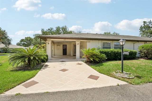 2017 HAMPSTEAD CIRCLE, Sun City Center, FL 33573