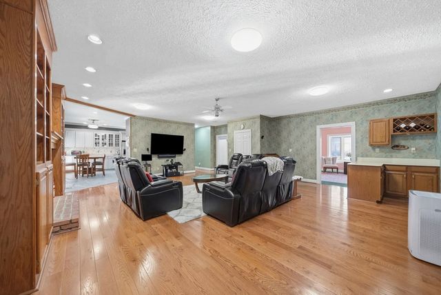 309 Jonaquin Cir, Hopkinsville, KY 42240