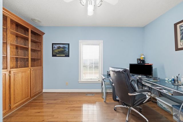 309 Jonaquin Cir, Hopkinsville, KY 42240