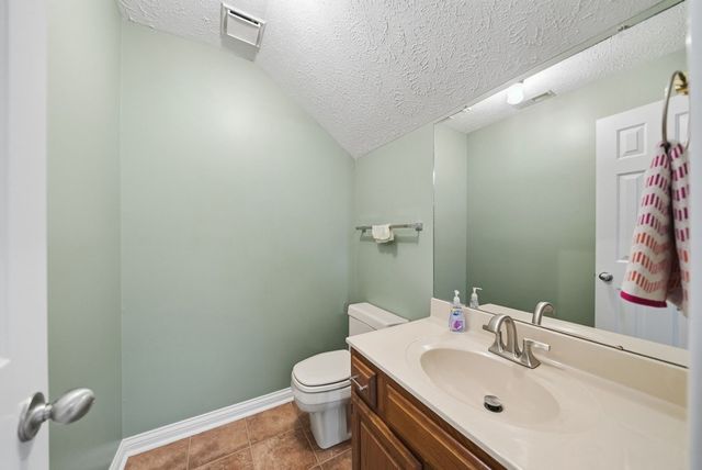 309 Jonaquin Cir, Hopkinsville, KY 42240