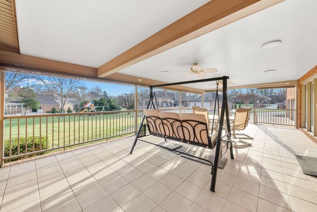 309 Jonaquin Cir, Hopkinsville, KY 42240