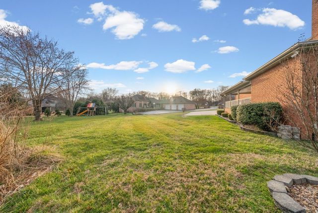 309 Jonaquin Cir, Hopkinsville, KY 42240