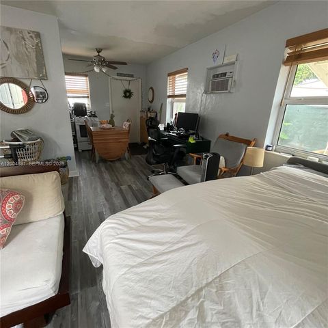 2526 Mckinley St 1, Hollywood, FL 33020