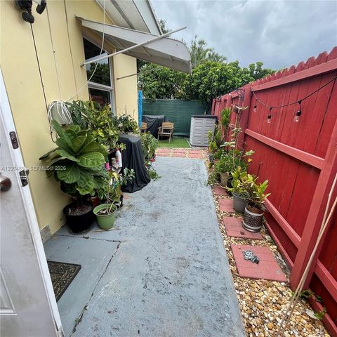2526 Mckinley St 1, Hollywood, FL 33020