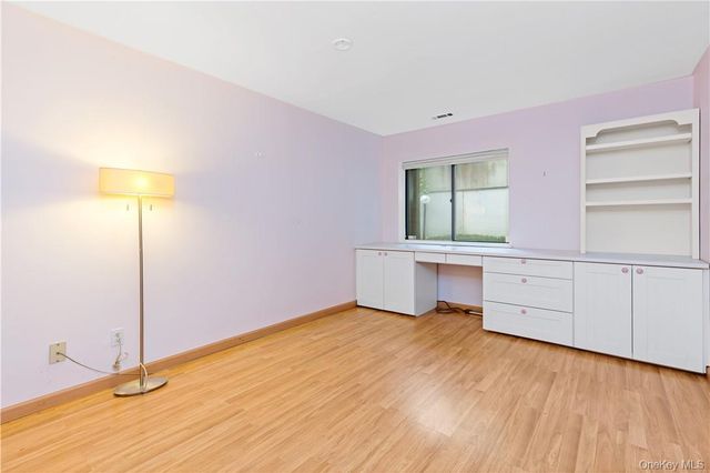 353 N Greeley Avenue 353, Chappaqua, NY 10514