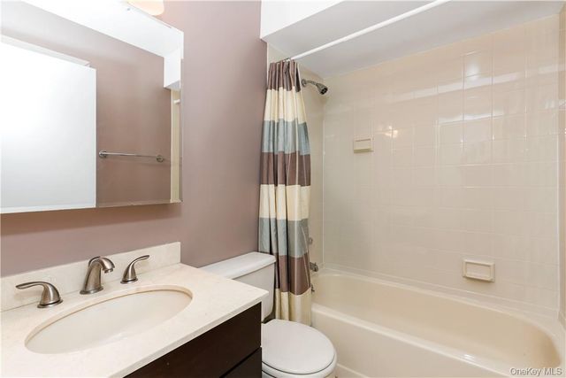 353 N Greeley Avenue 353, Chappaqua, NY 10514